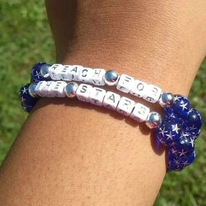✨4/$20✨Star bracelet